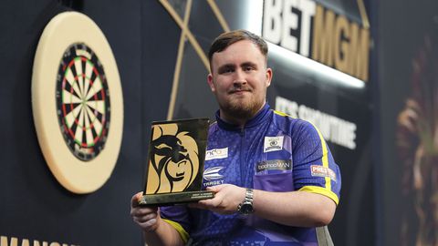 Luke Littler in speciaal lijstje van Forbes: 'De wereld is gek geworden'