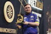 Luke Littler wint een Premier League Darts-avond / AP