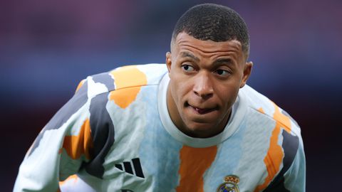 Kylian Mbappé wil liefst 55 miljoen euro zien van PSG en laat beslag leggen op bankrekening