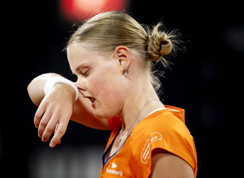 Na fysieke strijd heeft tennisster Suzan Lamens bijzondere energie hard nodig: 'Zó moe, maar zo blij'