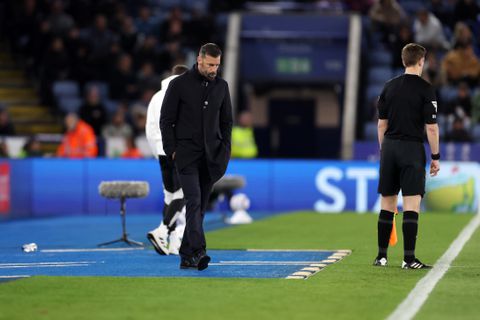 Rampscenario dreigt voor Ruud van Nistelrooij in Engeland: 'Dit duurt veel te lang'