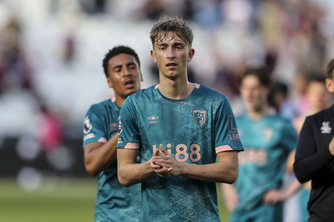 Dean Huijsen krijgt advies van vrienden voor toptransfer: 'Ze zeggen dat ik moet gaan'