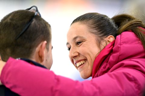 Vrees van topschaatser Joep Wennemars komt niet uit op vakantie met geliefde Suzanne Schulting: 'Hij staat er nog'