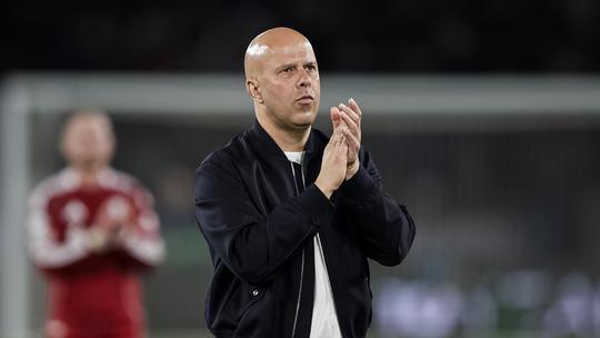 Toekomst Arne Slot aan het licht gebracht na Feyenoord-nieuws: 'Die gasten zijn toch niet getrouwd?'