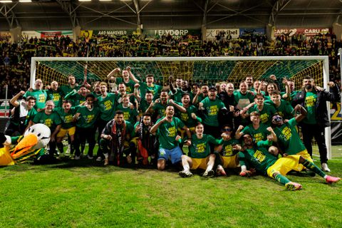 ADO Den Haag is na 23 jaar eindelijk weer kampioen in eerste divisie: misstap Cambuur bezegelt titel