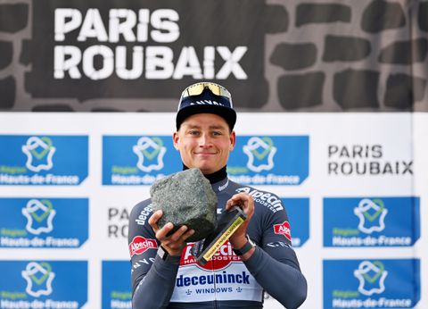 Prijzengeld Parijs-Roubaix | Dit bedrag strijkt Mathieu van der Poel op bij winst in de 'Hel van het Noorden'