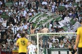Vreugde-explosie in Groningen: club keert terug in Eredivisie; Roda JC rouwt en maakt zich op voor nacompetitie
