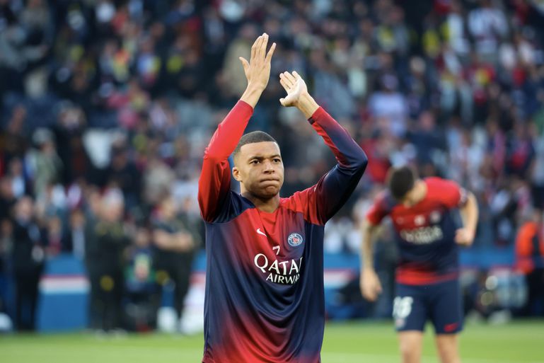 Kylian Mbappé geeft eindelijk duidelijkheid en loopt gratis de deur uit bij Paris Saint-Germain