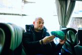 Wesley Sneijder te horen in nieuw EK-nummer: 'Met z'n allen uit je dak voor de oranje leeuw'