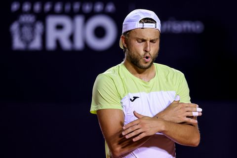 'Meest sexy proftennisser' sluit zich aan bij erotisch platform: 'Daarom vroegen ze mij'