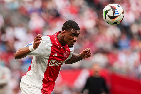 Ajax moet vrezen voor vertrek sterkhouder: naast Chelsea nu ook Spaanse topclub op de loer