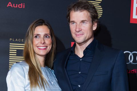 Veelbesproken voetballegende krijgt na bizarre aanval pijnlijk nieuws van liefdespartner