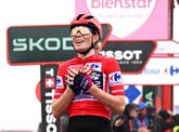 Topwielrenster Demi Vollering pakt in stijl eindzege van 'Nederlandse' Vuelta, landgenote mee naar het podium