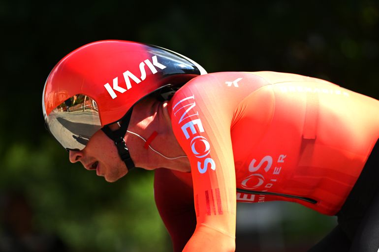 Giro-renner Thymen Arensman dreigt op te geven wegens 'trauma': 'Demonen in mijn hoofd'