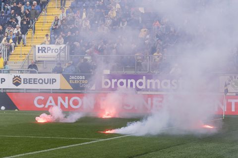 Inktzwarte dag voor NAC Breda: degradatie en gestaakt duel door wangedrag van fans