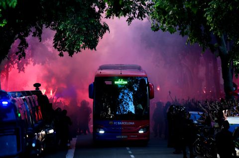 Chaos voor FC Barcelona - Real Madrid: fans bekogelen eigen spelersbus voor El Clásico