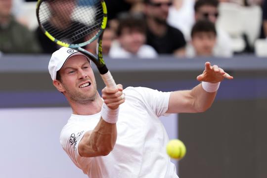 Zeldzame fouten kosten toptennisser Botic van de Zandschulp de kop in Rome