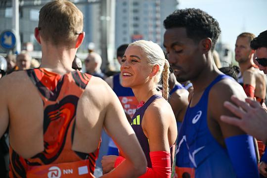 Topatlete Mikky Keetels in extase na historische prestatie: 'Zat zo in die flow, ik bleef gewoon gaan'