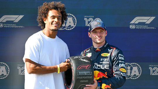 Max Verstappen juicht door gelukjes ook voor Nederland op EK: 'Als ze de finale halen, probeer ik erbij te zijn'