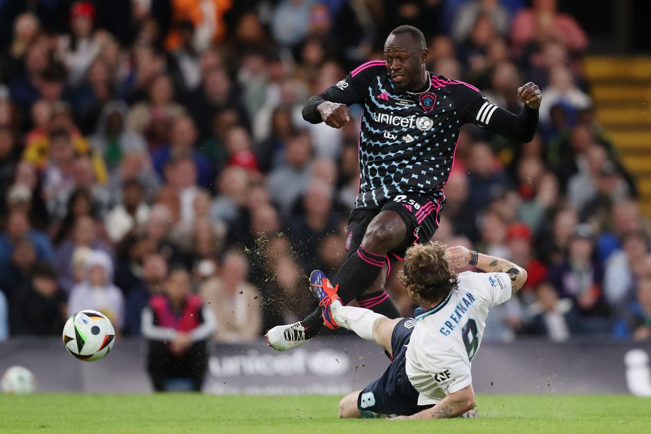 Drama voor Usain Bolt: snelste man ter wereld scheurt bij voetbalpotje achillespees