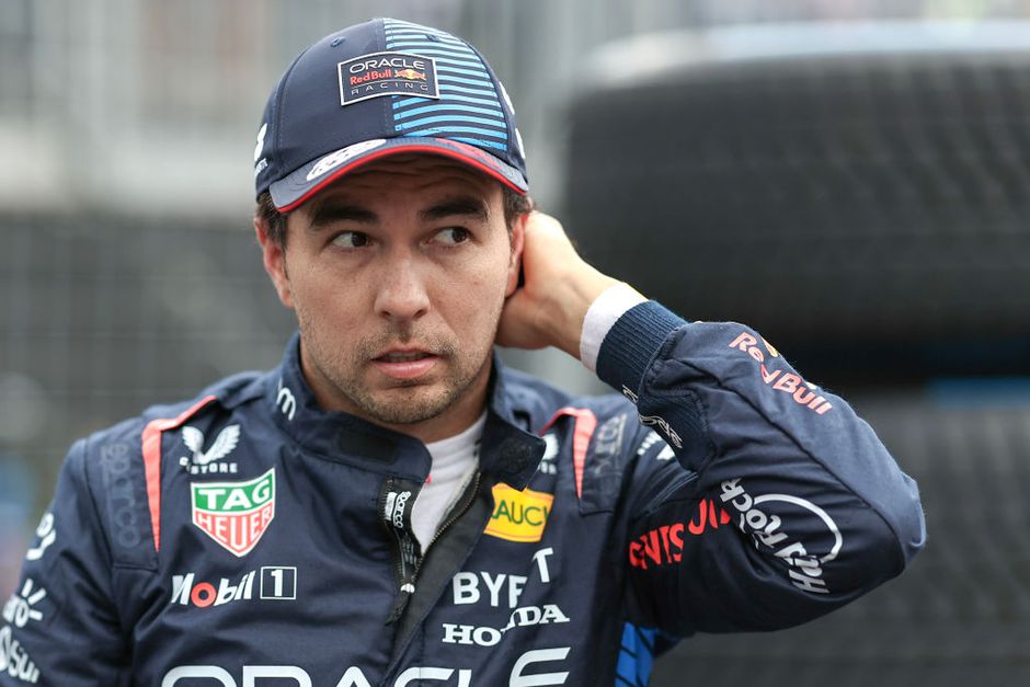 Problemen Sergio Pérez stapelen zich op: ploeggenoot Max Verstappen bestraft na drama in Canada