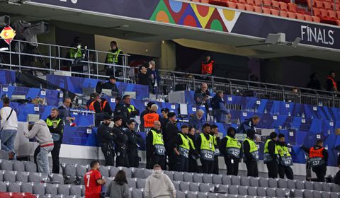 Schokkende details over 'minutenlange onzekerheid' bij vreselijk drama Nations League: 'We waren live'