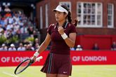 Emma Raducanu zet een indrukwekkende prestatie neer op Queen's. ©Getty Images