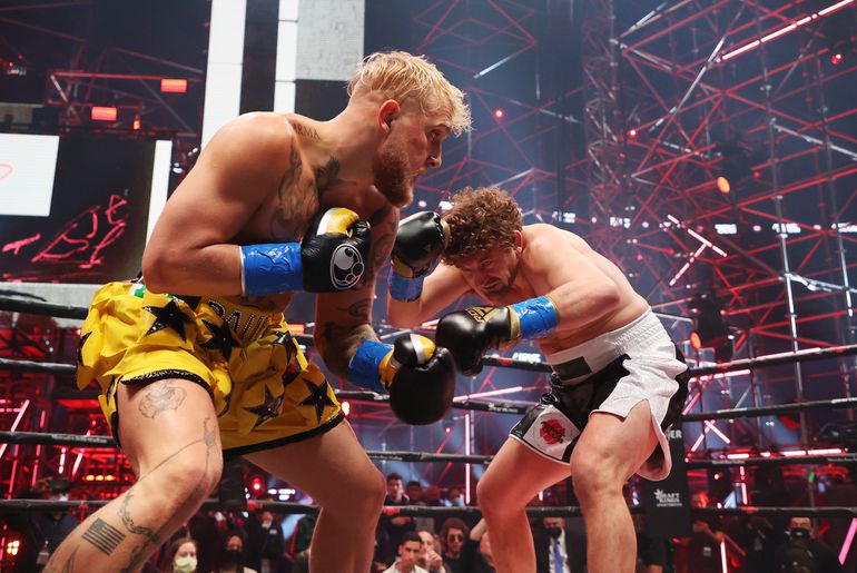 Vrouw van voormalig tegenstander van Jake Paul deelt alarmerende update: 'Blijf alsjeblieft voor hem bidden'