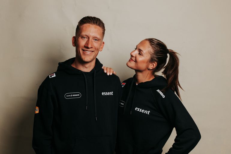 Openhartige topschaatsers Angel Daleman en Beau Snellink geven geheim prijs over relatie: 'We zaten op een roze wolk en gingen als een raket'