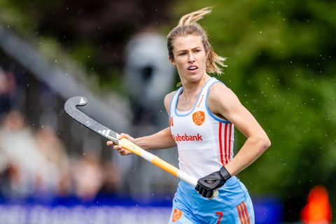 Oranje-hockeyster geniet van 'luie topsportleven' na comeback: 'Herstellen in een koffietentje'