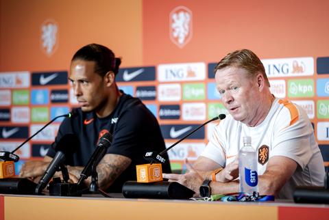 Aanvoerder Virgil van Dijk en bondscoach Ronald Koeman waakzaam voor duel met Japan: 'Maar wij zijn Holland'