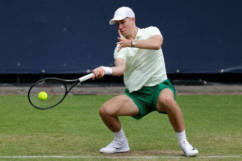 Nederlands tennistalent (17) zorgt op Libéma Open voor grote sensatie: 'Ontzettend blij en opgelucht'