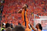 Video | Xavi Simons knalt op fenomenale wijze raak tegen Engeland