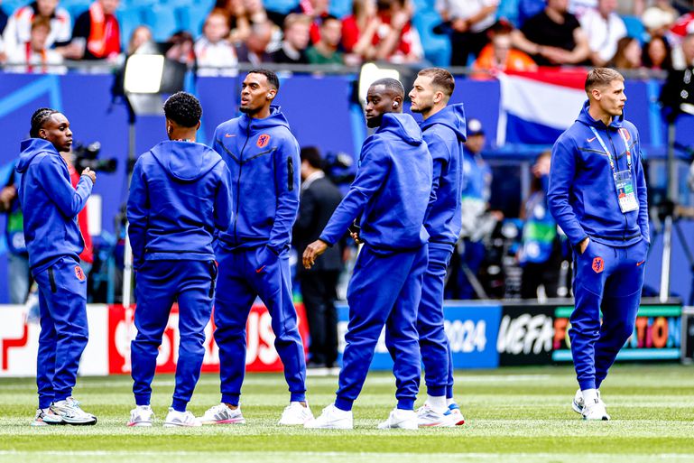 Opvallend beeld voor Nederland - Engeland: speler van Oranje heeft blauw oog