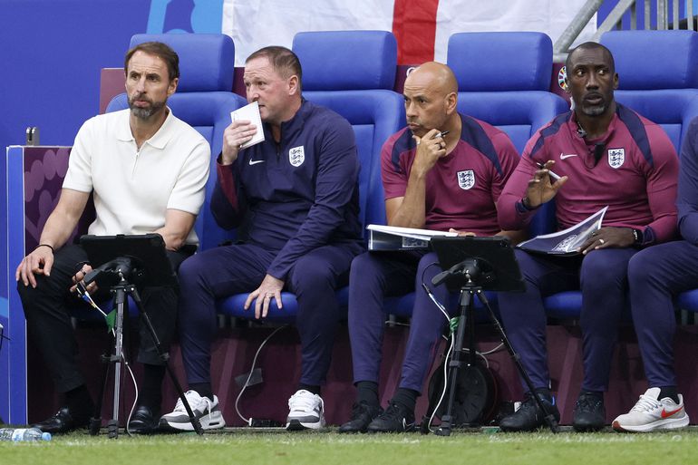 Veel lof voor Nederlander op de EK-bank bij Engeland tegen Oranje: belangrijk bij penalty's