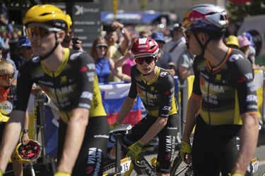 Ophef rond Jonas Vingegaard in Tour de France: veelbesproken Visma-renner weigert trui