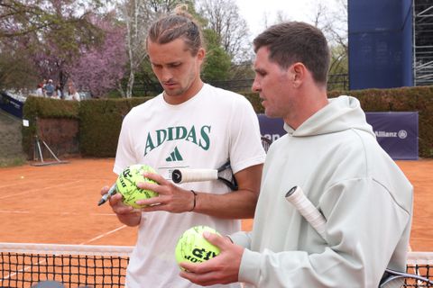 Tennisicoon hekelt merkwaardige rol broer van 'eenzame' wereldtopper: 'Hij zei dat zonder gevoel'