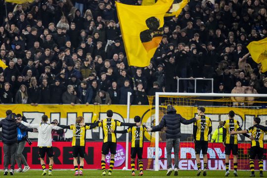 Vitesse nagelt verdachte jeugdtrainer aan de schandpaal: 'Direct einde aan samenwerking'