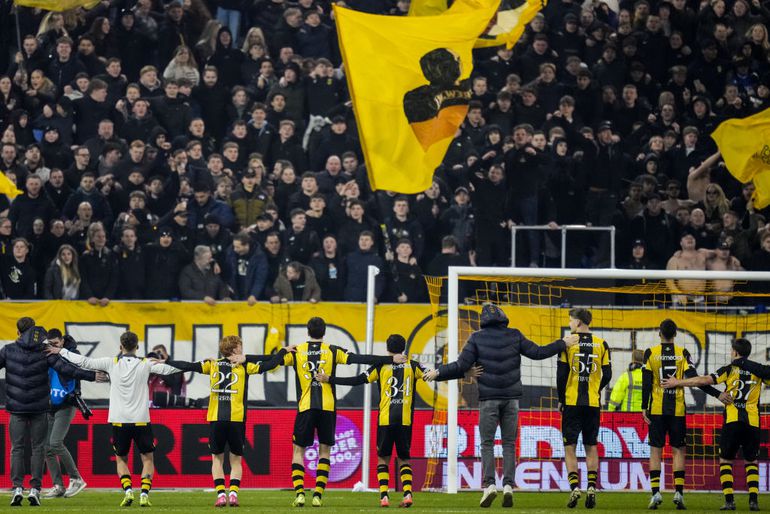 Vitesse nagelt verdachte jeugdtrainer aan de schandpaal: 'Direct einde aan samenwerking'