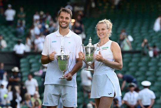 Tranen van geluk en bijzonder eerbetoon na Nederlandse zege op Wimbledon: Sem Verbeek zet dierbaren in het zonnetje