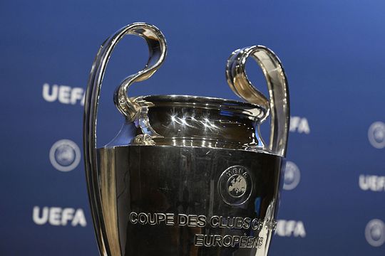 PSV, Ajax en Feyenoord krijgen opvallend nieuws: Europese toernooien gaan opnieuw op de schop