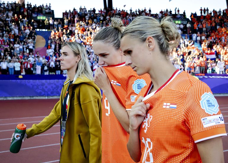 Oranje Leeuwinnen kunnen alleen met wonder nog naar kwartfinales EK voetbal, rampscenario dreigt