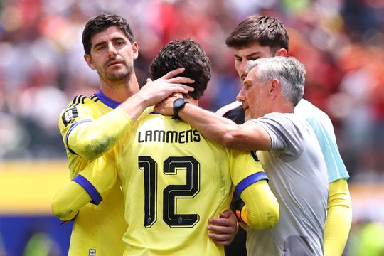Belgische keeper Thibaut Courtois reageert op pijnlijke fout van invaller in WK-duel met Spanje: 'Dit is zuur'