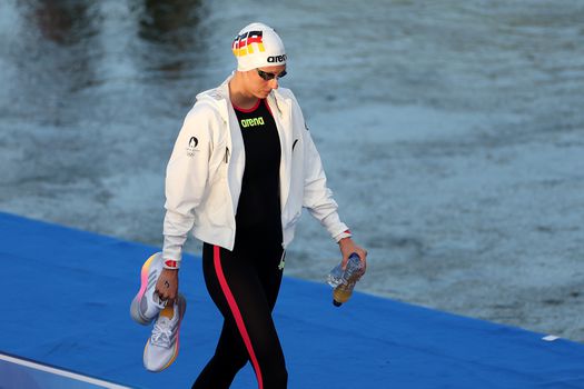 Smerige Seine eist opnieuw slachtoffers: Duitse openwaterzwemmers goed ziek na olympische tien kilometer