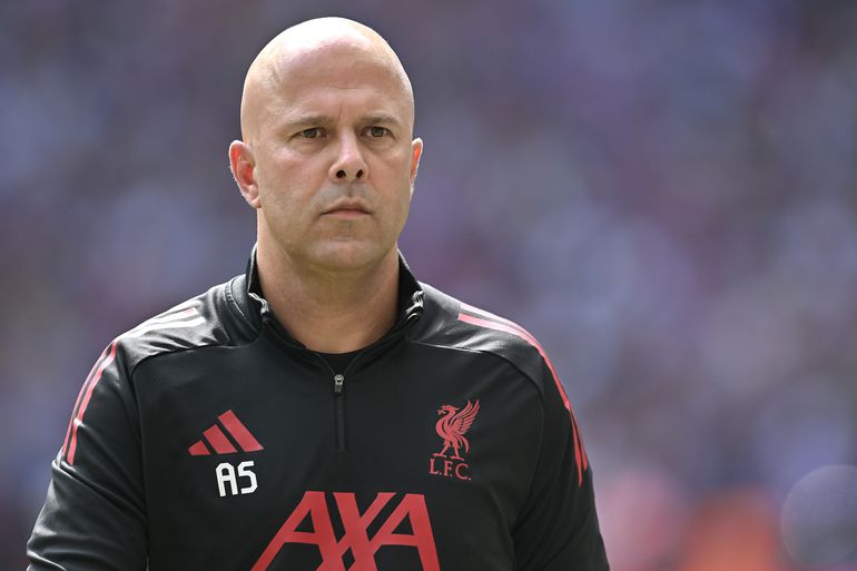 Liverpool en Arne Slot ontsnappen aan jarenlange vloek: verrassende nederlaag blijkt goed nieuws voor titelstrijd