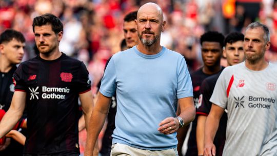 Vraagtekens op gezicht van Erik ten Hag na opmerkelijk advies: 'Heb je meer informatie dan ik?'