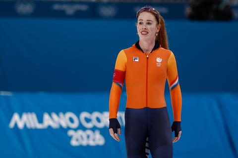 Topschaatsster Antoinette Rijpma-de Jong krijgt mooie prijs op bijzondere dag in Thialf: 'Dat wil je creëren'