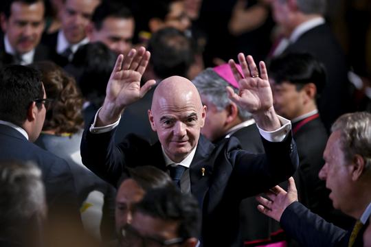 Steun voor omstreden FIFA-baas Gianni Infantino uit opvallende hoek: 'Jullie overwegen hem af te zetten?'