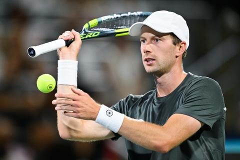 Stuntweek Nederlandse tennissers voorbij: Botic van de Zandschulp buigt het hoofd voor groot talent (20) in Montreal