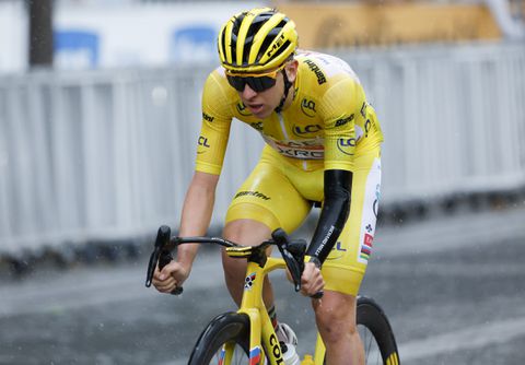 Opmerkelijke uitspraken Tadej Pogacar over pensioen toegelicht: 'Voor het eerst geen lach op zijn gezicht'